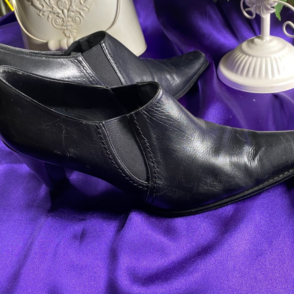 Stuart Weitzman Calf Pumps With Elastic Part - image 5